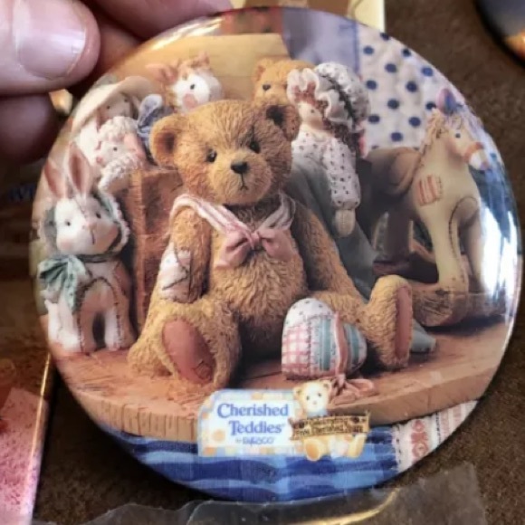 Lot of 10 Buttons Cherished Teddies - Picture 9 of 14